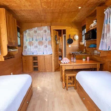 Le Village De La Champagne - Slowmoov 3* Bar-sur-Aube