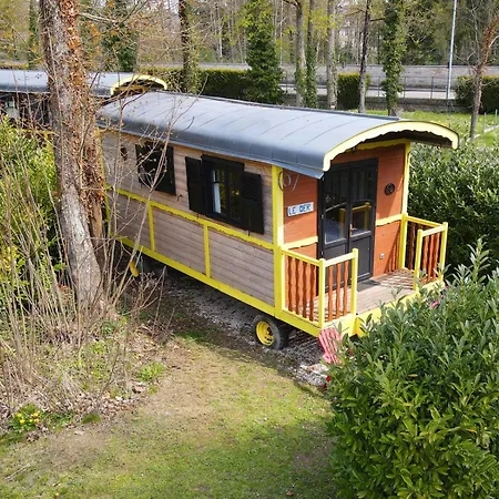 Le Village De La Champagne - Slowmoov 3* Bar-sur-Aube