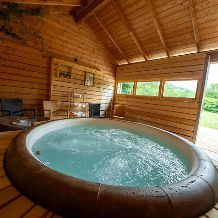 Hotel Le Village De La Champagne - Slowmoov 3*