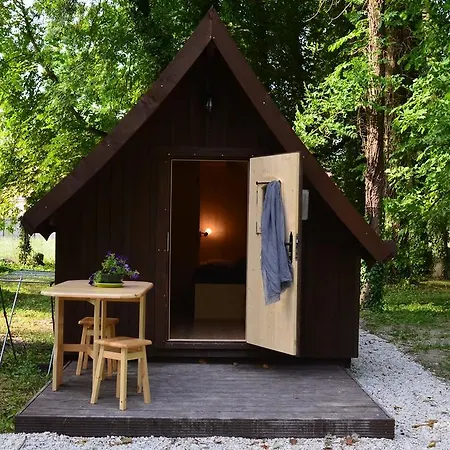 Le Village De La Champagne - Slowmoov Hotell