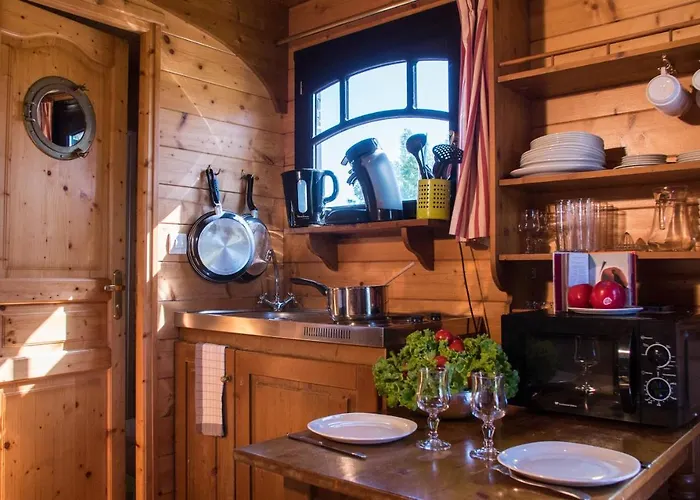 Le Village De La Champagne - Slowmoov 3* Bar-sur-Aube