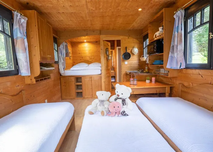 Le Village De La Champagne - Slowmoov 3* Bar-sur-Aube