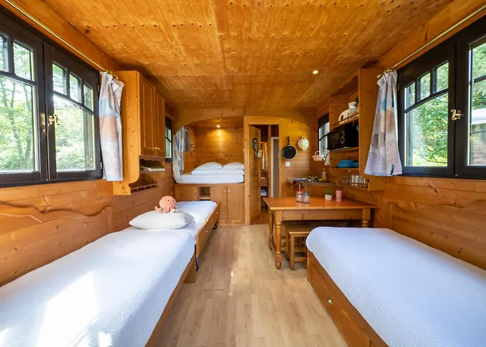 Hotel Le Village De La Champagne - Slowmoov