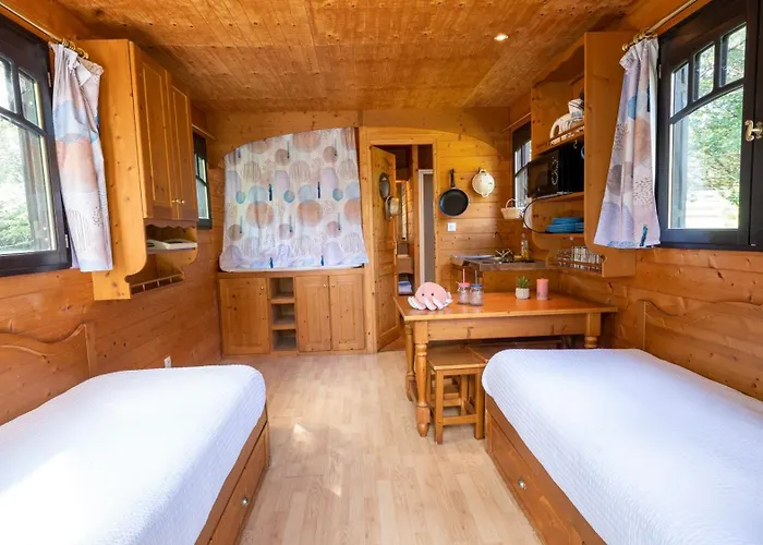 Le Village De La Champagne - Slowmoov 3* Bar-sur-Aube