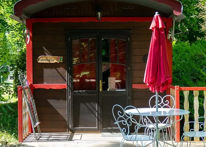 Hotel Le Village De La Champagne - Slowmoov